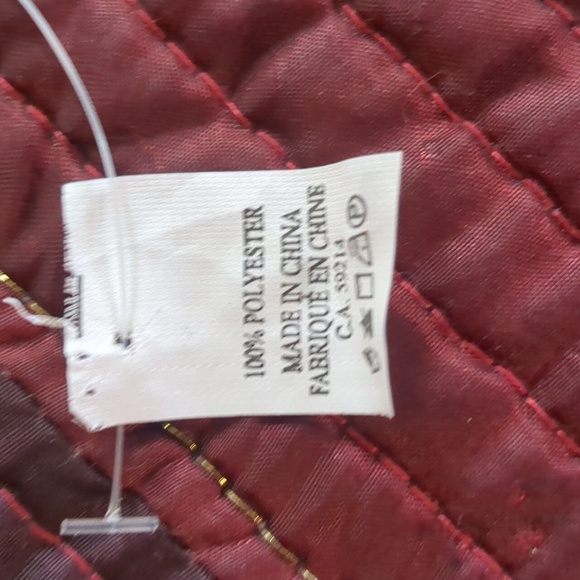 Hot pink poly fringed pashmina 133" x 133" ,33" from neck opening to hem - Picture 6 of 6